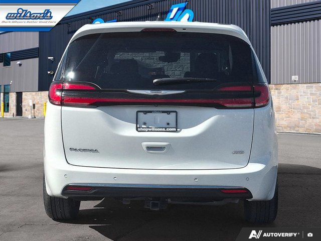 2023 Chrysler Pacifica Touring L AWD | Leather | Heated Wheel + in Cars & Trucks in Guelph - Image 4