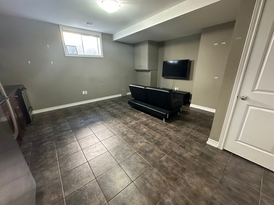 Team Marandola Presents... 8 Garden Street Lower 5