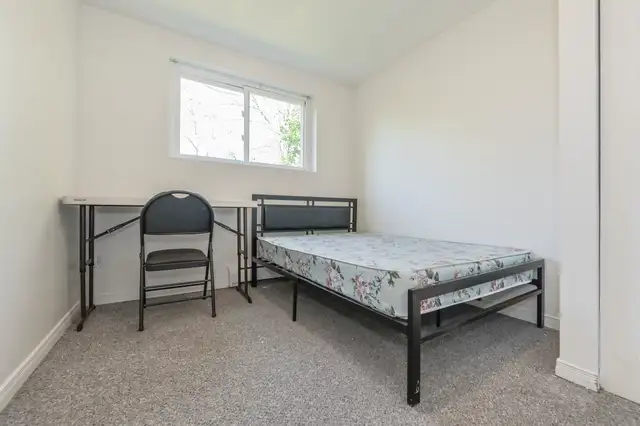 4 Bedroom Student Rooms Steps From Laurier! - $1,000 Gift Card!! in Room Rentals & Roommates in Kitchener / Waterloo - Image 17