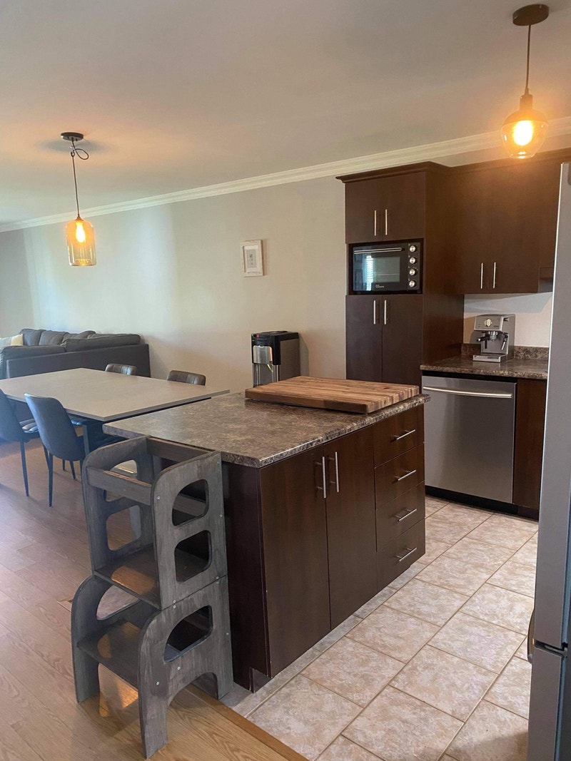 Beau grand 51/2 spacieux avec air climatisé Locations longue durée