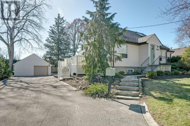 1896 BALSAM AVE Mississauga, Ontario in Houses for Sale in Mississauga / Peel Region - Image 2