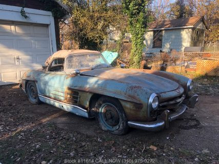 ISO 2 door mercedes benz 1930-1971 any condition wanted in Repairs & Maintenance in City of Toronto