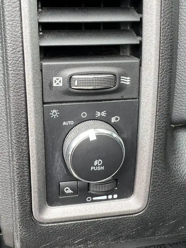 2020 Ram 1500 Classic in Cars & Trucks in Ottawa - Image 14