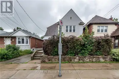 Students / Professionals. Live in Comfort & Convenience Near McMaster University! Well-maintained an...