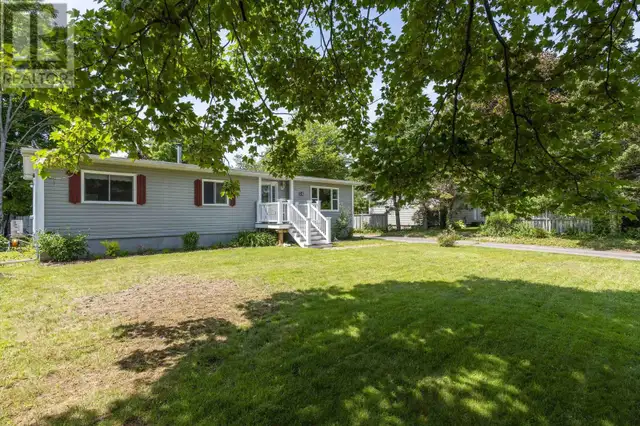 50 Bishop Avenue New Minas, Nova Scotia62863782474243122