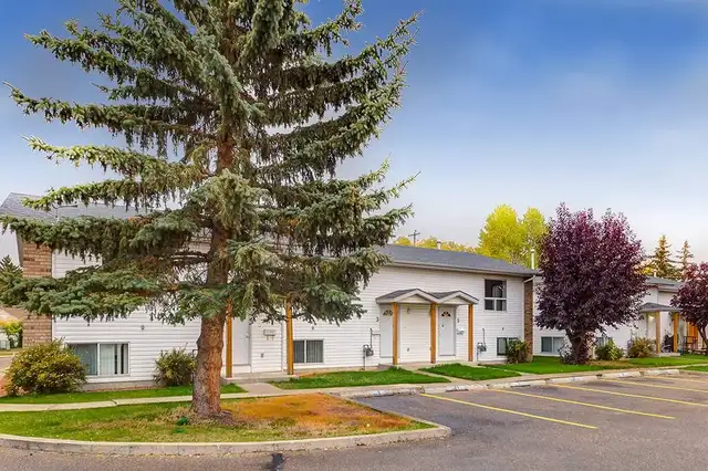 Townhomes with In Suite Laundry - Riverfront Estates - House for | Long ...