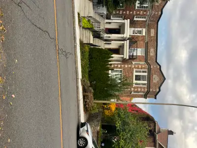 Highlights: Private studio with separate entrance All expenses included (heating, electricity, hot w...