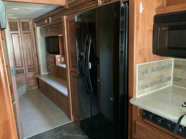 2011 Holiday Rambler Ambassador 36PFT in RVs & Motorhomes in Barrie - Image 19
