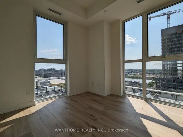 2 Bathrooms 2 Bedrooms Trafalgar Rd / Dundas St E62854414326657120