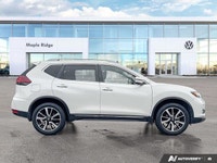 This Nissan Rogue boasts a Regular Unleaded I-4 2.5 L/152 engine powering this Variable transmission... (image 5)