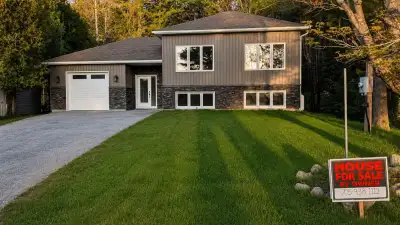 In the market to buy a home in the Parry Sound area? We have an almost new Cedarland Homes built hom...