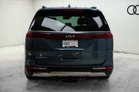 LOCAL and only 18,003 KM! This Kia Carnival boasts a Regular Unleaded V-6 3.5 L/212 engine powering... (image 6)