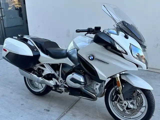 2018 BMW R 1200 RT ALPINE WHITE PREMIUM-WHITE! in Street, Cruisers & Choppers in Saskatoon - Image 3