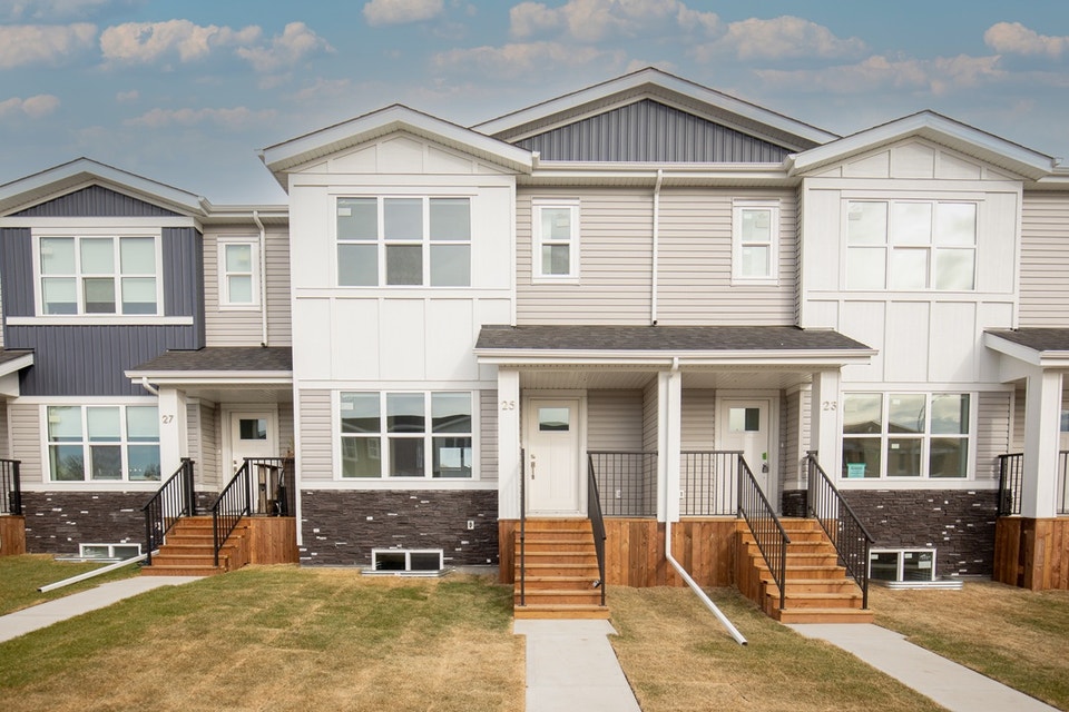 Major Rental Incentives!! Brand New Townhouses in Sylvan! 2