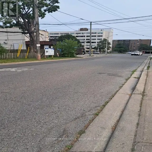 11 Centre Street Toronto (Scarborough Village), Ontario, photo 4 of 4