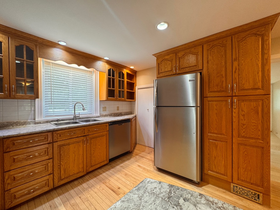 Well-Kept All-Inclusive 1 Bedroom Plus Loft Unit in Wilmot! (Uni 3