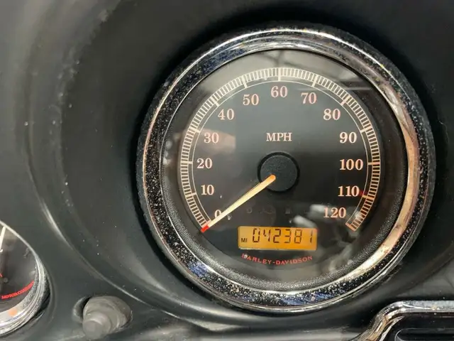 2010 Harley-Davidson Electra Glide Ultra Classic in Street, Cruisers & Choppers in Oshawa / Durham Region - Image 9