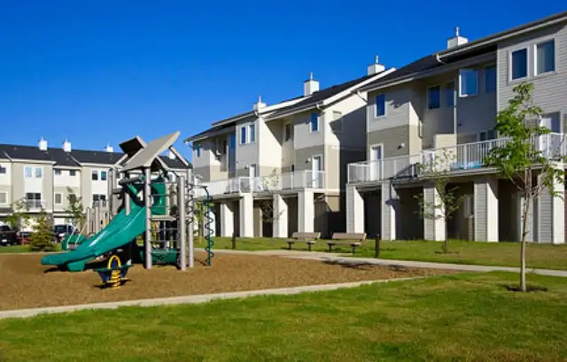 3 Bed+Den 4 Bath Townhomes FREE WiFi Cable Heat from $2550 in Long Term Rentals in Fort McMurray - Image 3