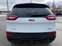2016 JEEP CHEROKEE NORTH EDITION 4WD ONLY 151,493KM PHENOMENAL SHAPE ONLY $178.08 BI WEEKLY WITH $0... (image 5)