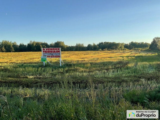 $689,500 - Commercial Lot for sale in Roberval — photo 1