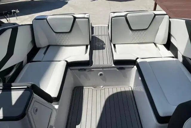 2025 Yamaha 252SE Mist Grey | Trailer included | Yamaha Cash reb in Powerboats & Motorboats in Kawartha Lakes - Image 17