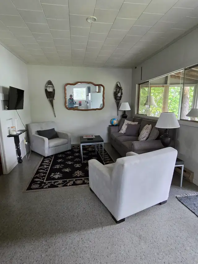 Peace and Tranquility on Lyndhurst Lake -Waterfront Cottages in Ontario in Canada - Image 3