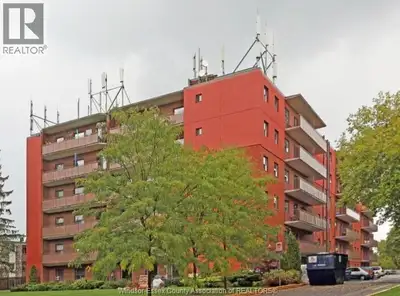 Beautifully renovated 1-bedroom, 1-bath apartment in a quiet, desirable St. Catharines neighbourhood...