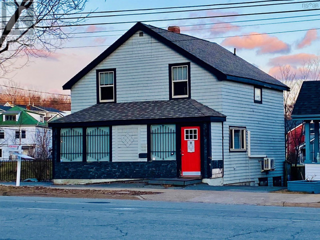 170 Ochterloney Street Dartmouth, Nova Scotia in Houses for Sale in Dartmouth