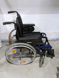Breezy Rubix 2 Wheelchair 17"