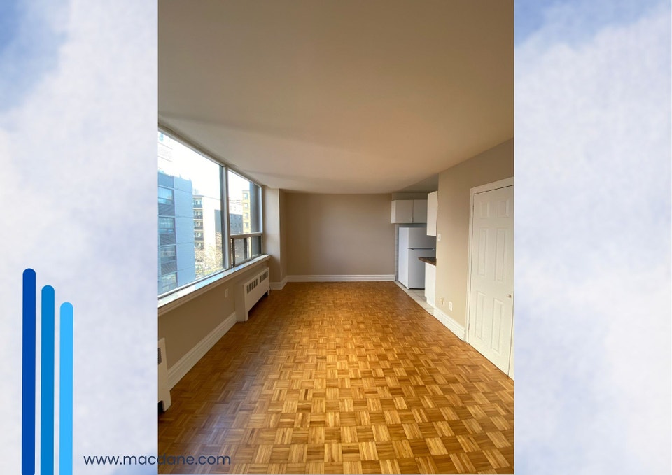 BACHELOR APARTMENT ON KING ST & JAMESON AVE 3