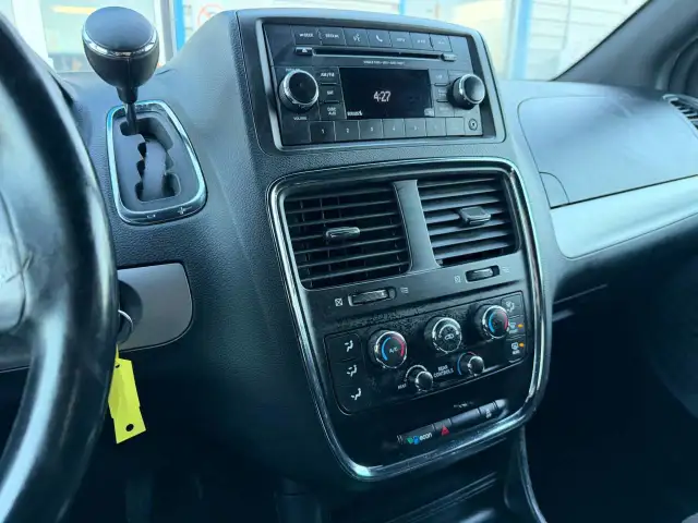 2018 DODGE Grand Caravan SXT in Cars & Trucks in Laval / North Shore - Image 9