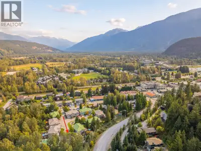 Ideally located in highly sought-after Meadows Lane, this beautifully maintained townhome combines c...