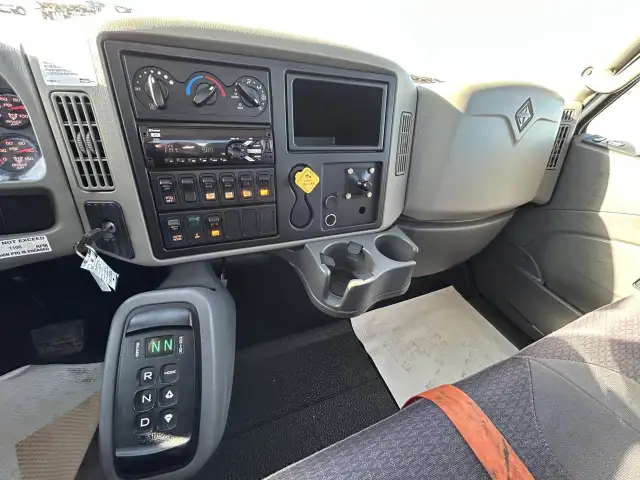 2019 International International 4300 water truck in Heavy Trucks in Regina - Image 16