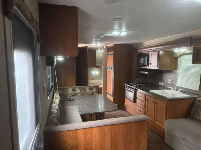 2013 Heartland TRAIL RUNNER 28 BHK in Travel Trailers & Campers in St. Albert - Image 12