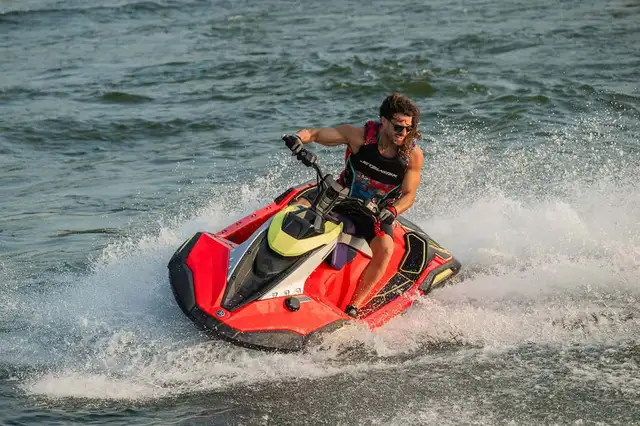2026 Yamaha JetBlaster PRO 2-UP Imperial Red/Nightshade in Powerboats & Motorboats in Moose Jaw - Image 14