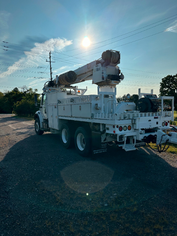 2013 Freightliner - Altec DM45 Digger Derrick in Other in Belleville - Image 4