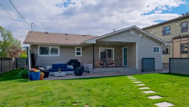 EXECUTIVE FURNISHED HOME | WALK TO KGH | FENCED YARD   PARKING