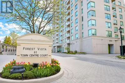 This stunning 1-bedroom plus den (1+1) condo is a must-see! Open concept, spacious and bright, it fe...