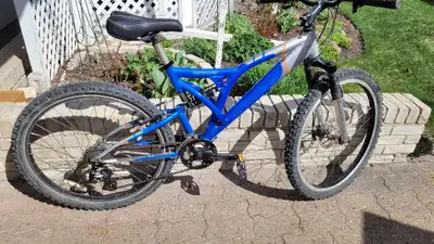 Norco Screamer 21 speed 16" 7005 Aluminum frame - 26 inch wheels - Altus Shimano gears - XC suspensi...