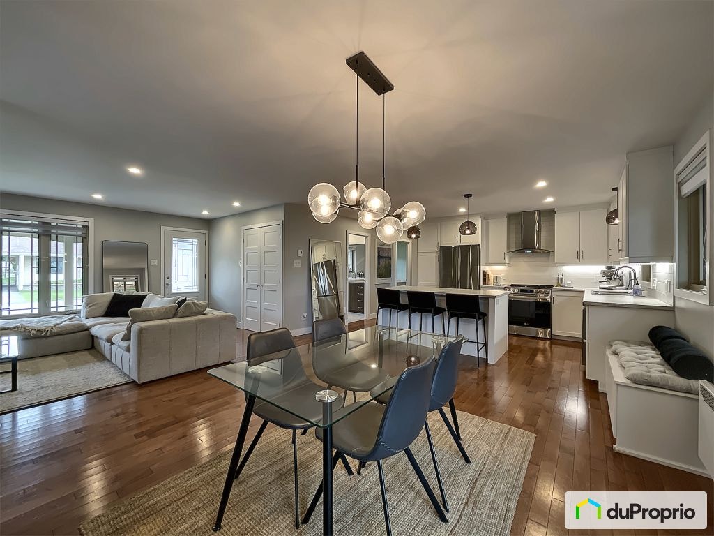 $524,500 - Bungalow for sale in Granby — photo 1
