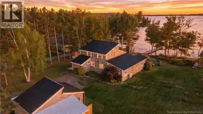 Where your cottage dreams come to life! Welcome to 87 Hazen Lane, a turnkey waterfront retreat on be...
