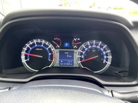 Four Wheel Drive,Tow Hitch,Conventional Spare Tire,Auto-Dimming Rearview Mirror,Premium Synthetic Se... (image 6)