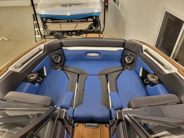 2023 Supra SE in Powerboats & Motorboats in Granby - Image 6