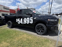 TIRES: 275/55R20 OWL ALL-SEASON (STD),ENGINE: 3.6L PENTASTAR VVT V6 W/ETORQUE (STD),BLACK EXPRESS ED... (image 3)