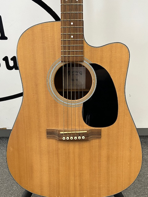 Martin DC-1E Acoustic Guitar in Guitars in Oakville / Halton Region - Image 2