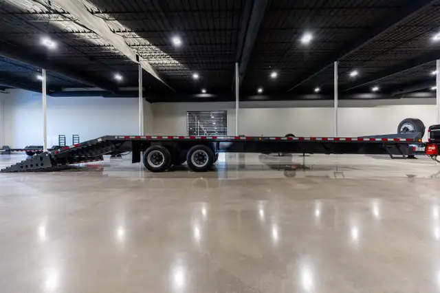 16-Ton, 28' Deckover Flatbed Trailer Brandt UPR1628 in Cargo & Utility Trailers in Regina - Image 3