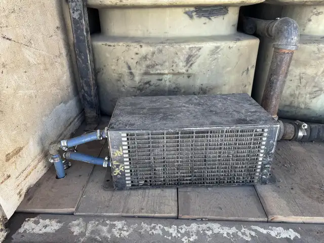 2005 PETERBILT 335 in Heavy Trucks in Saskatoon - Image 45