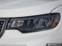 This Jeep Compass delivers a Intercooled Turbo Regular Unleaded I-4 2.0 L/122 engine powering this A... (image 9)