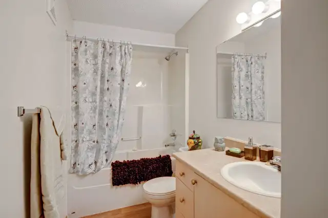 2 Bed x 1 Bath Apartment for Rent on Rollyview Road | $1495.0063008315779329124