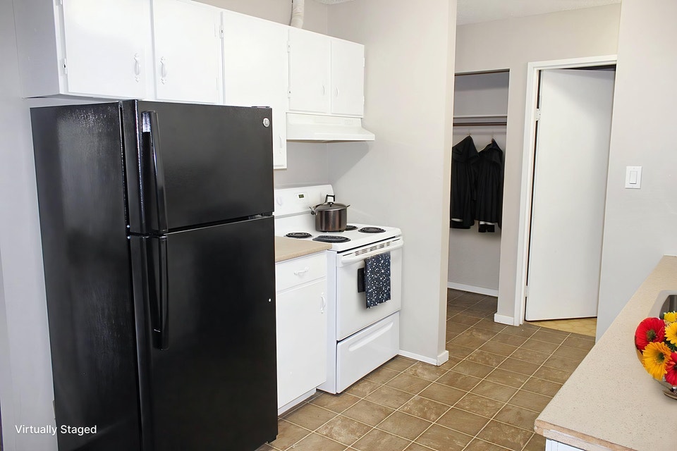 Mount Royal   Apartment For Rent 2
